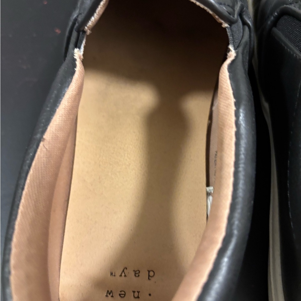 Black Quilted Slip-On Shoes - Picture 5 of 8